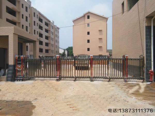 伍市佳潤(rùn)雅園伸縮門